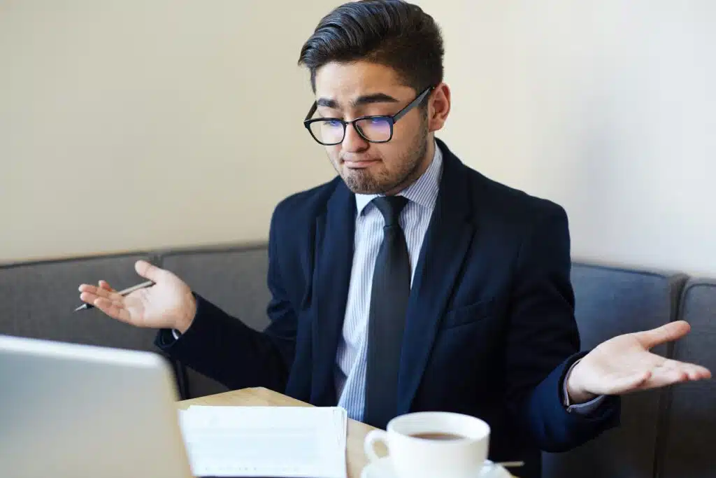 O mundo do empreendedorismo é cheio de conceitos e termos que, na maioria dos casos, são desconhecidos para aqueles que estão começando. Essas questões vão desde o planejamento estratégico até contabilidade e gestão financeira.